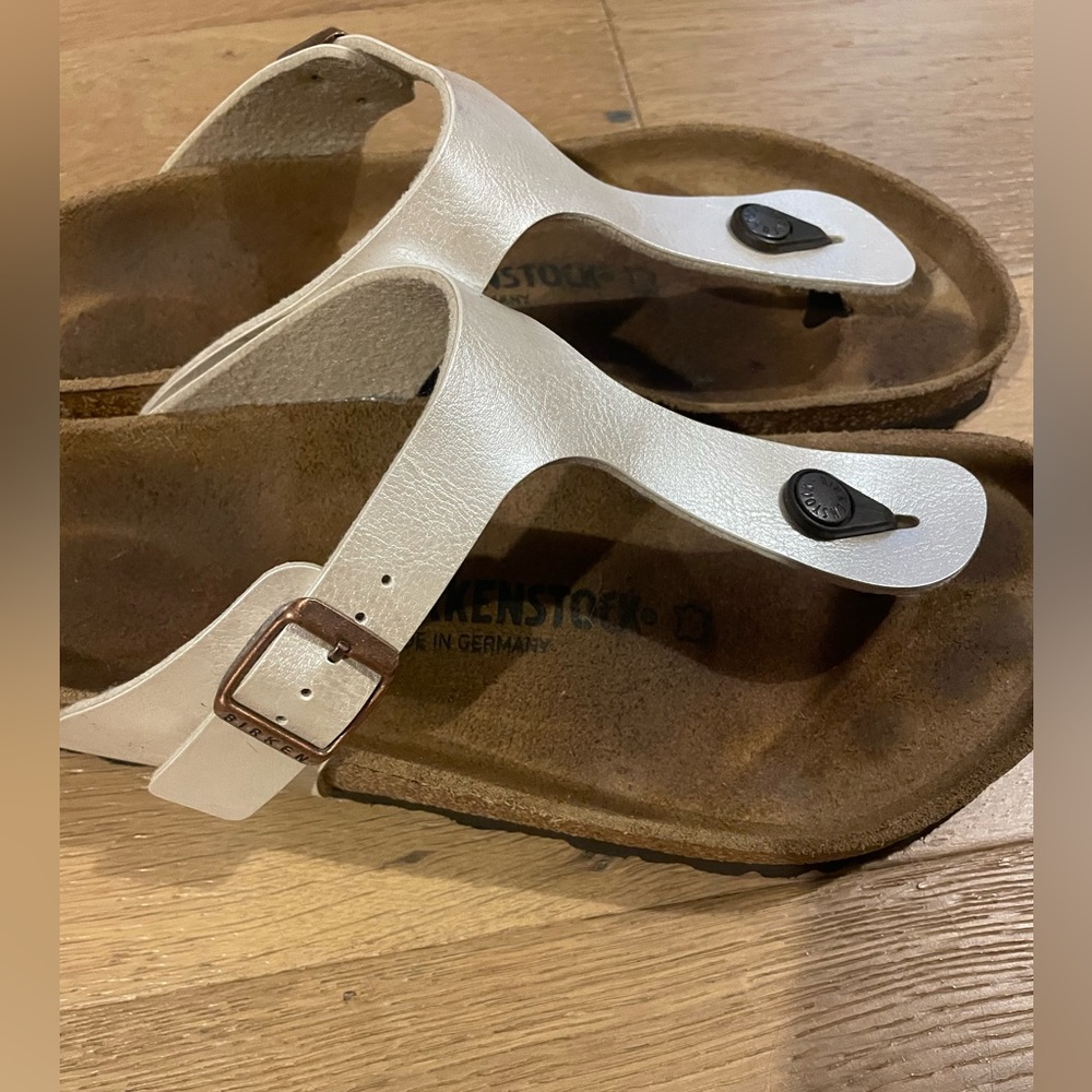 Birkenstock Pearl White Thong Style Sandals Size 40 or
Women's Size 9.5